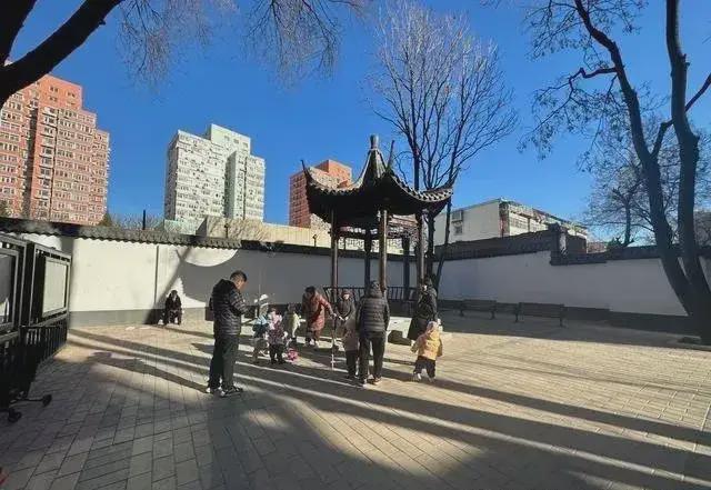 乱建居民想提升小区环境的愿望实现了凯发k8入口拆除700平方米私搭(图5)